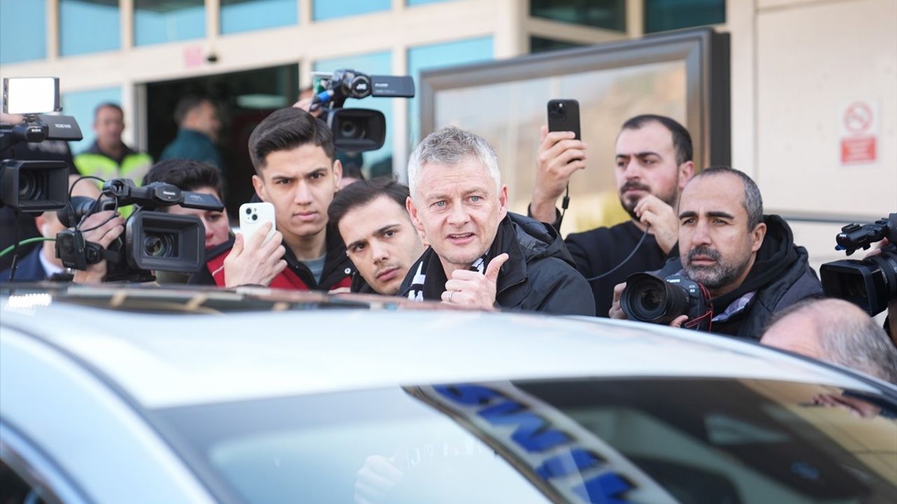 Beşiktaş, Teknik Direktör Ole Gunnar Solskjaer ile Görüşmelere Başladı