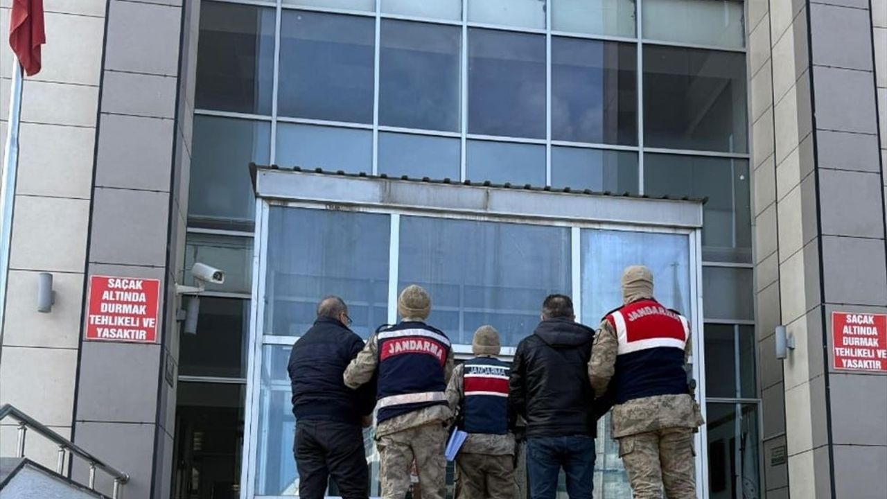 Bitlis'te Düzensiz Göçmen Operasyonu: 9 Yakalandı, 4 Tutuklandı