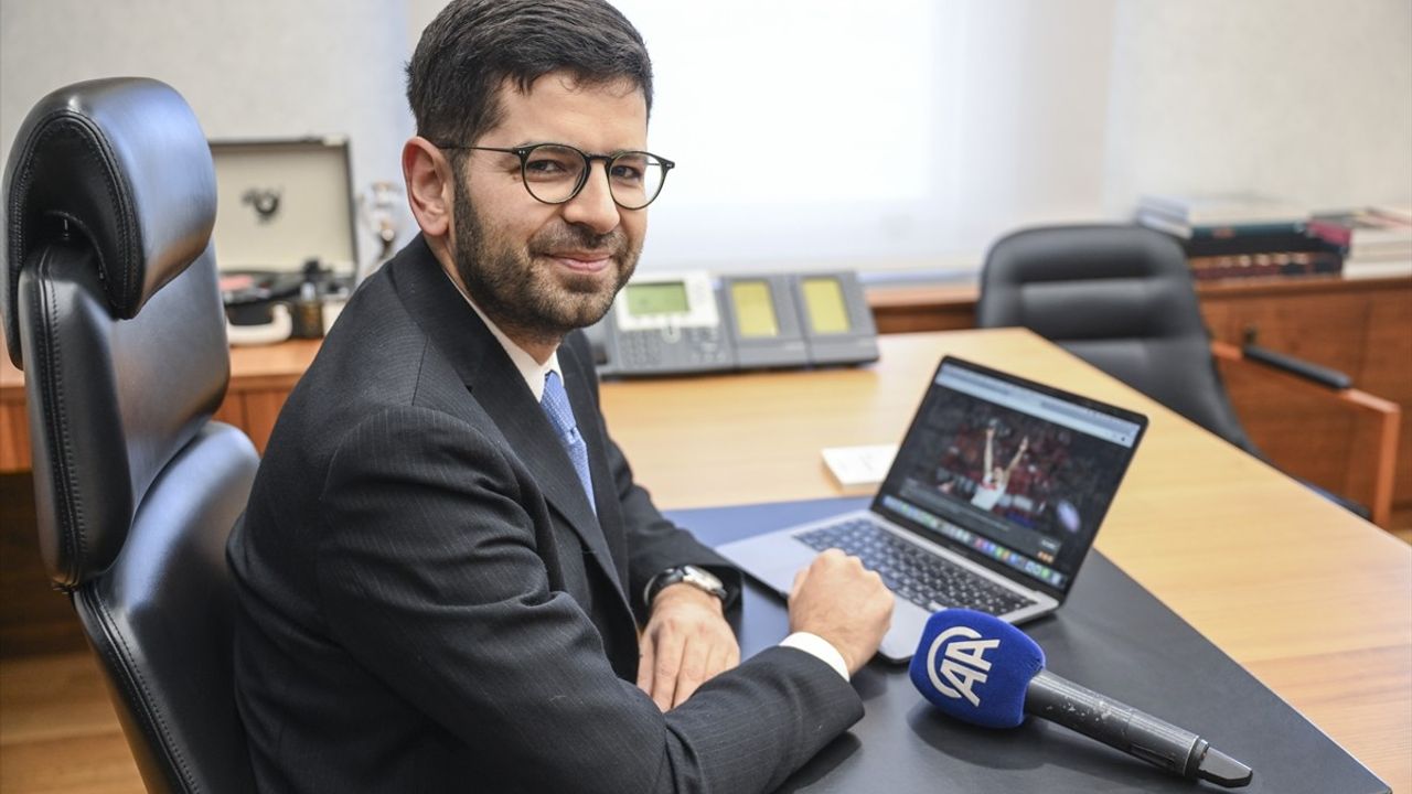 Burak Dağlıoğlu Anadolu Ajansı'nın Yılın Kareleri Oylamasına Katıldı