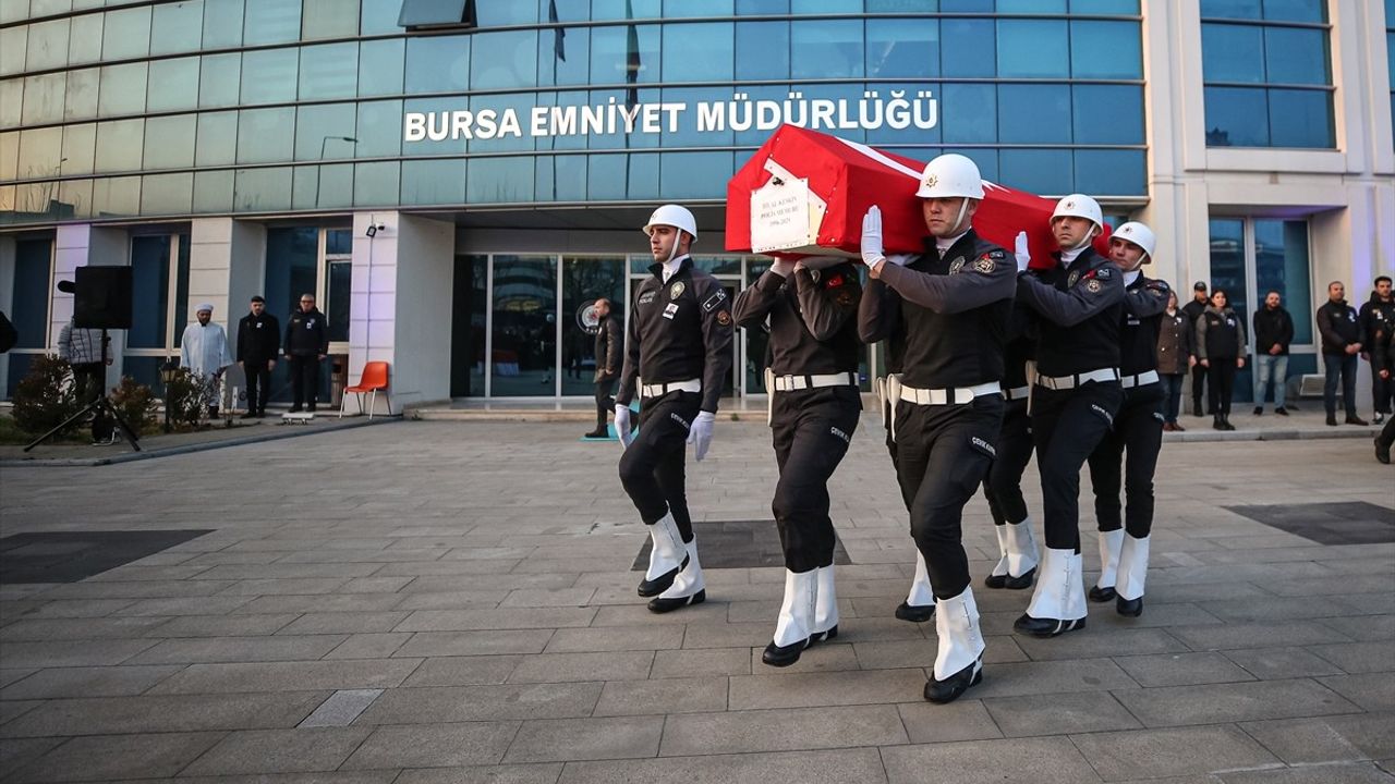 Bursa'da Trafik Kazasında Hayatını Kaybeden Polis Memuru İçin Tören Düzenlendi