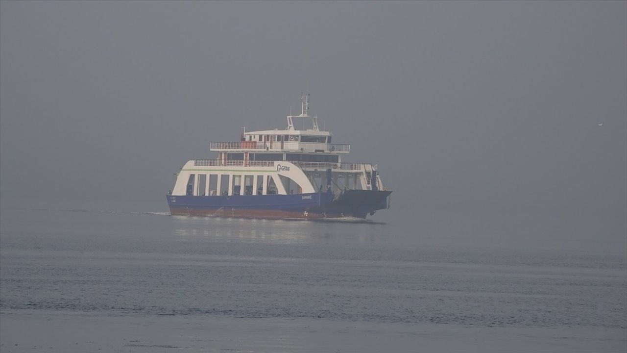 Çanakkale Boğazı'ndaki Vapur Seferleri Yeniden Başladı