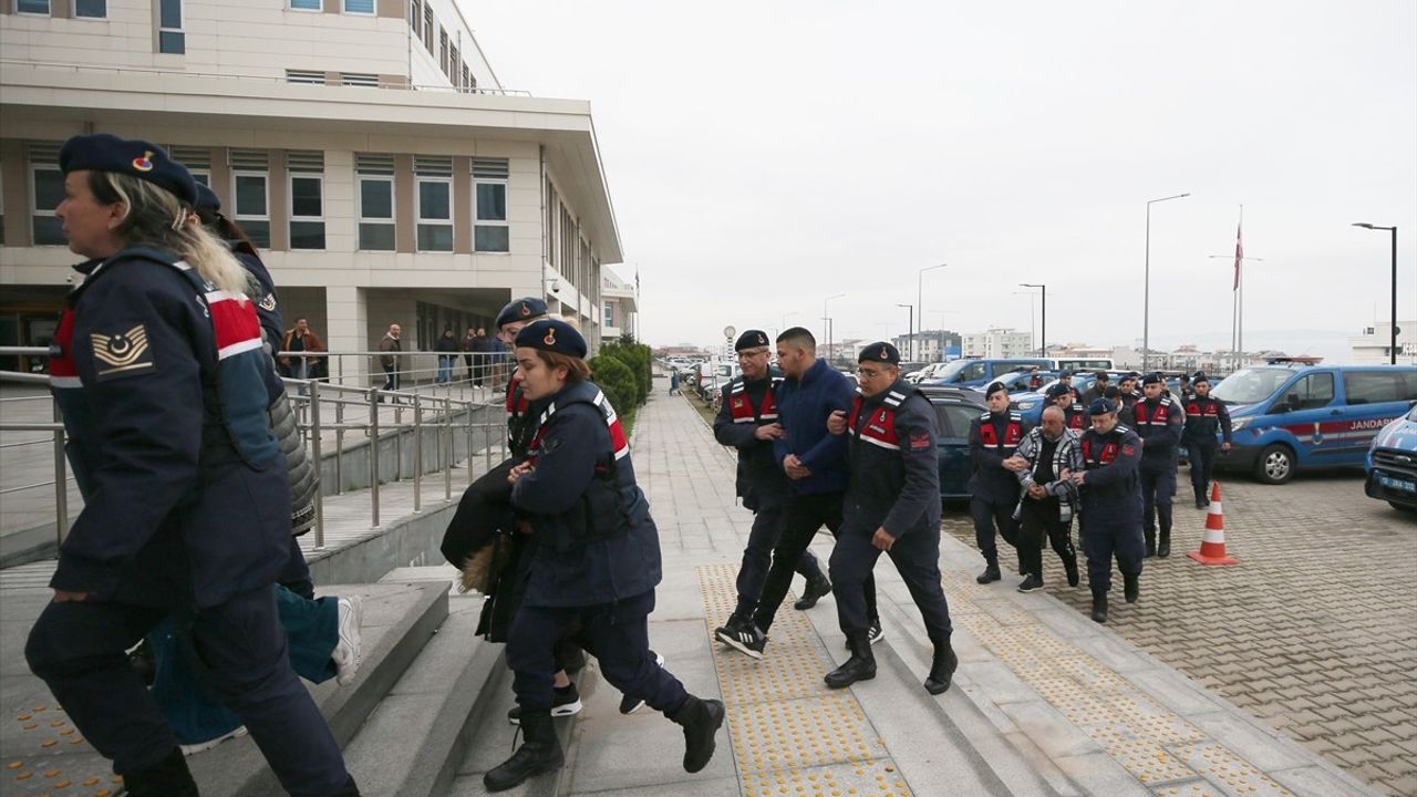 Çanakkale'de Uyuşturucu Operasyonu: 10 Zanlı Tutuklandı