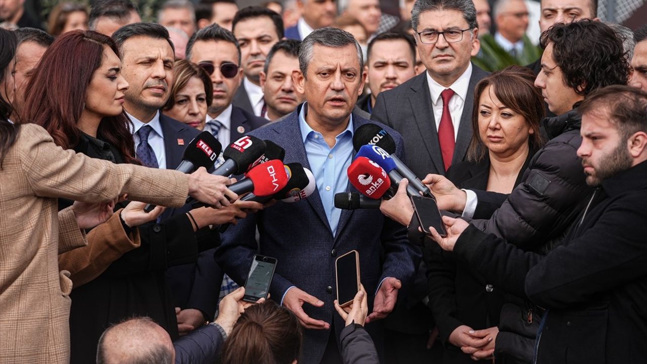 CHP Genel Başkanı Özgür Özel Yangın Acısını Paylaştı