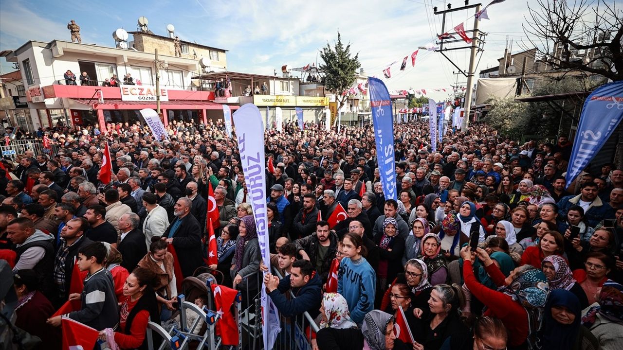 CHP Lideri Özgür Özel, Mersin'de Törende Önemli Açıklamalarda Bulundu