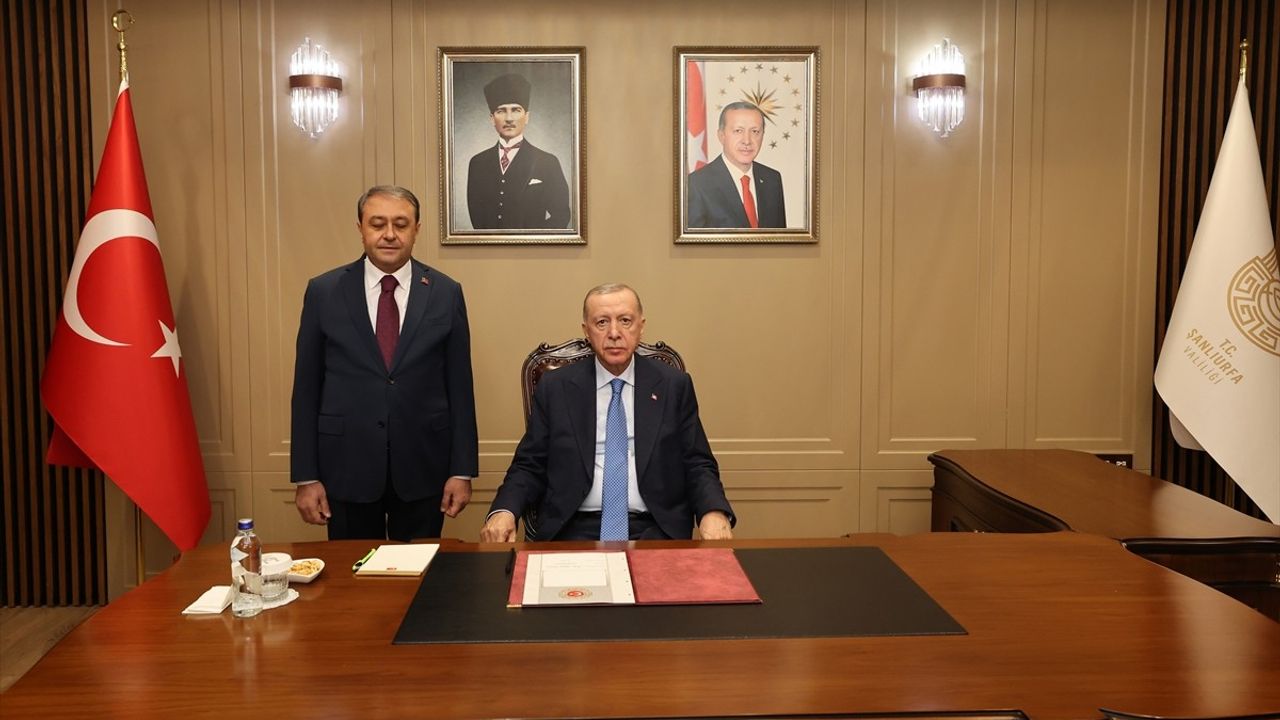 Cumhurbaşkanı Erdoğan Şanlıurfa Valiliğini Ziyaret Etti