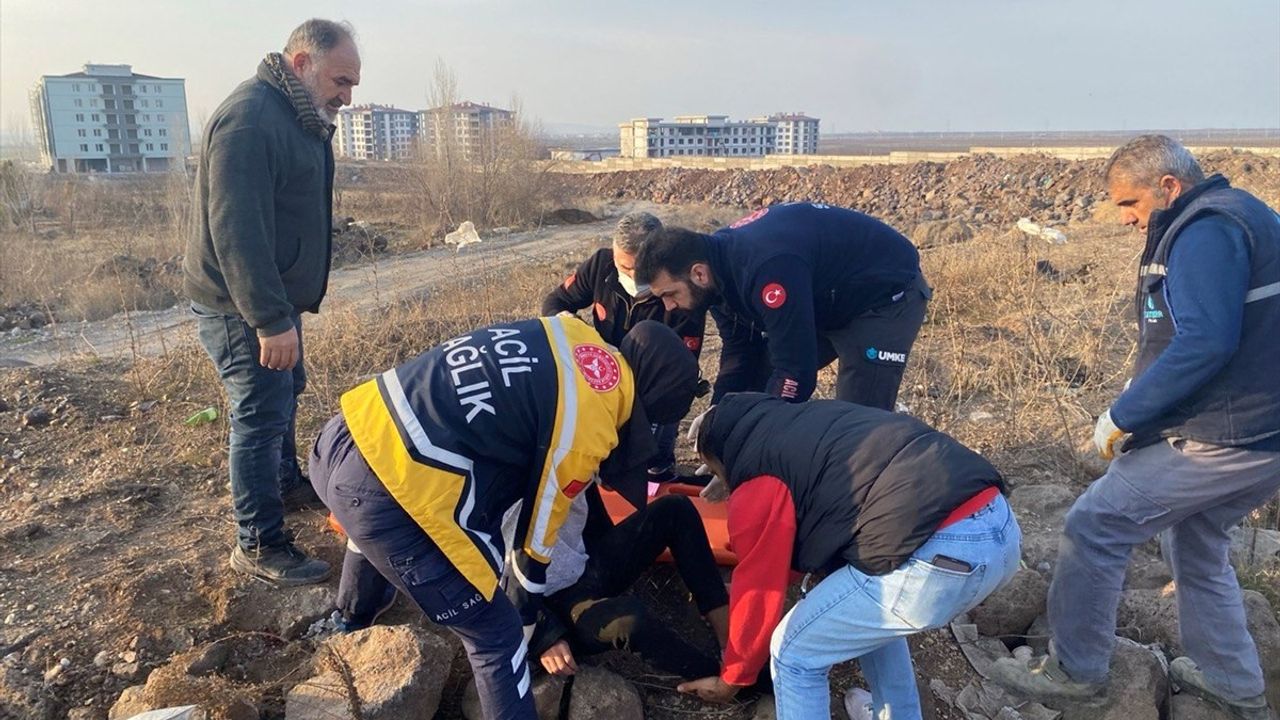 Diyarbakır'da Trafik Kazası: 3 Kişi Ağır Yaralandı