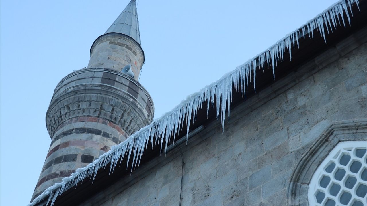 Dondurucu Soğuklar Erzurum, Kars, Ardahan ve Ağrı'yı Etkisi Altına Aldı