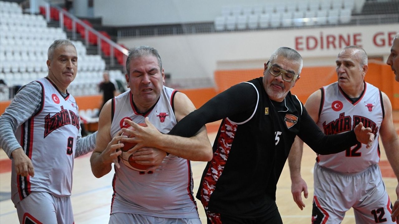 Edirne'de Uluslararası Veteran Basketbol Turnuvası Heyecanı