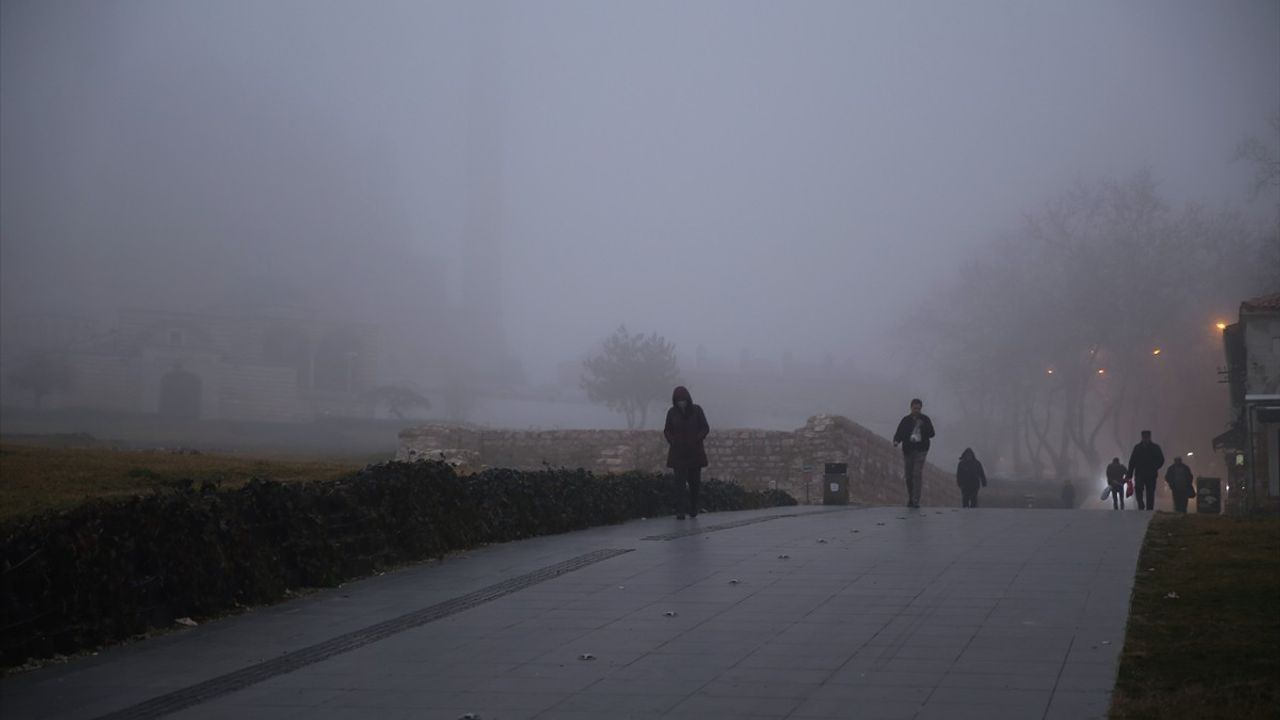 Edirne'de Yoğun Sis Etkisi