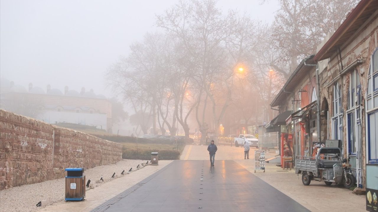 Edirne ve Tekirdağ'da Sis Etkisini Gösterdi