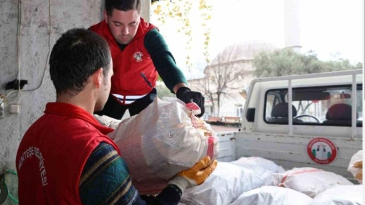 Emekli ve dar gelirliye belediye desteği! Isınma ve gıda desteği açıklandı 