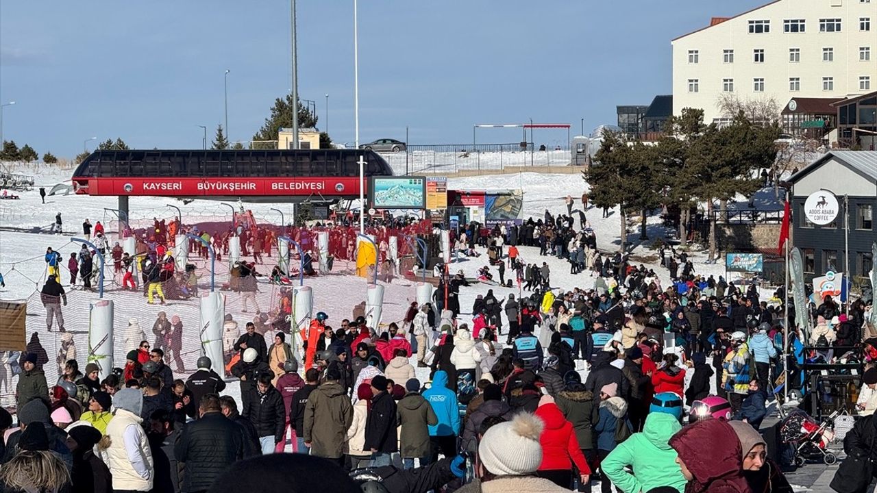 Erciyes Kayak Merkezi Yeni Yılda Rekor Ziyaretçi Ağırladı