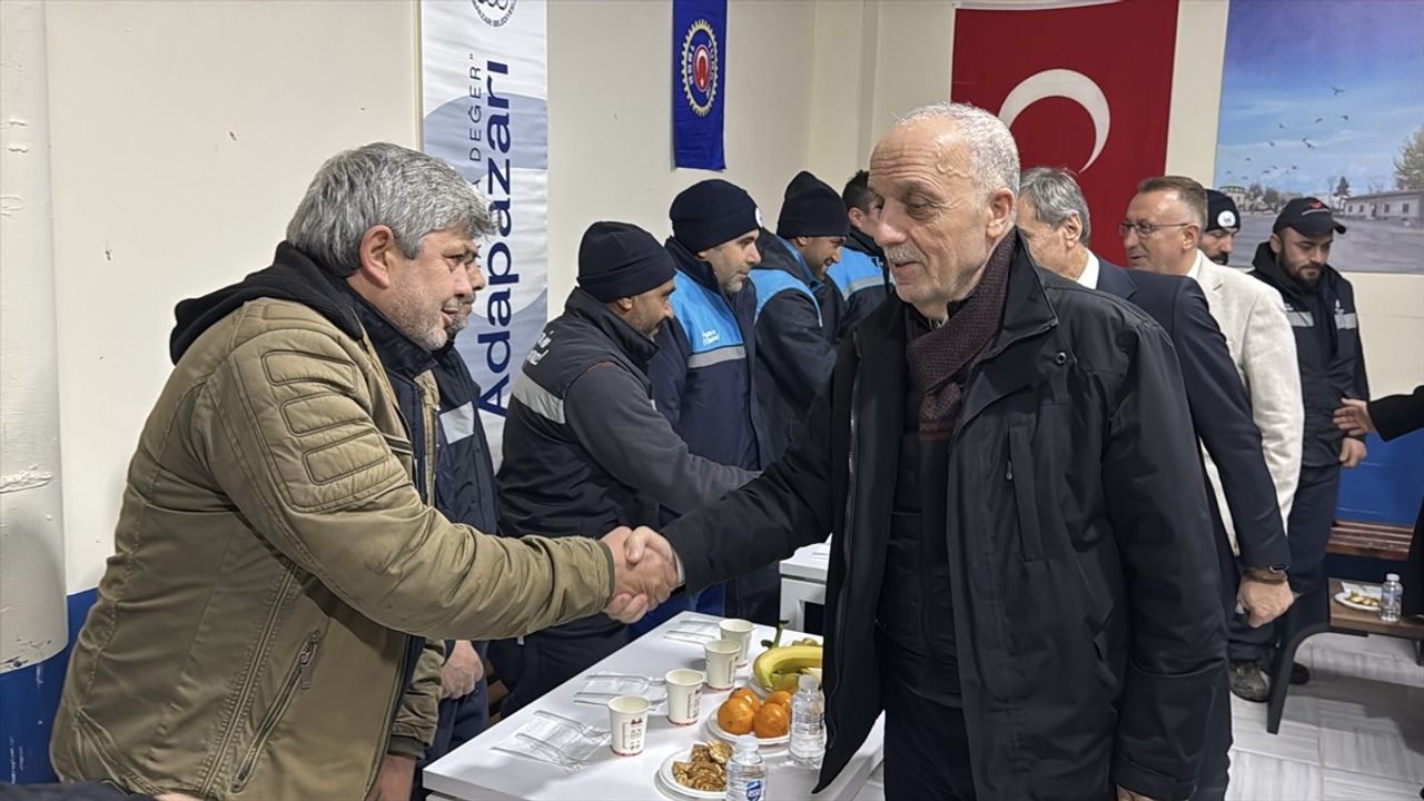 Ergün Atalay, Temizlik İşçileriyle Yeni Yılı Karşıladı