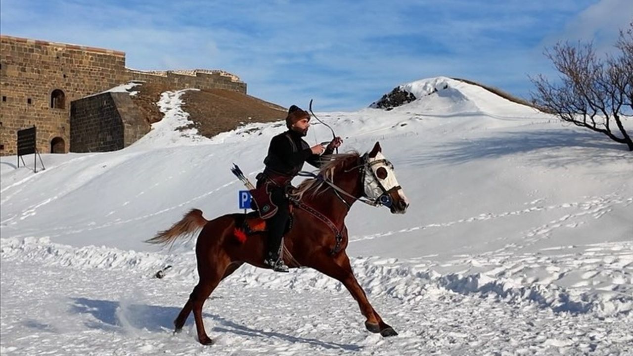 Erzurum'da Aileler Tarihi Aziziye Tabyası'nda Eğlenceli Bir Gün Geçirdi