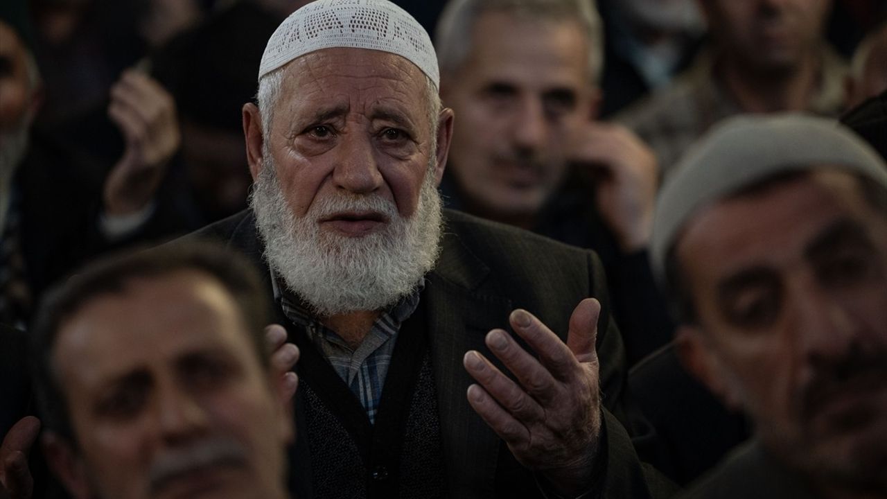 Erzurum'da Asırlık 1001 Hatim Geleneği Dualarla Kutlandı