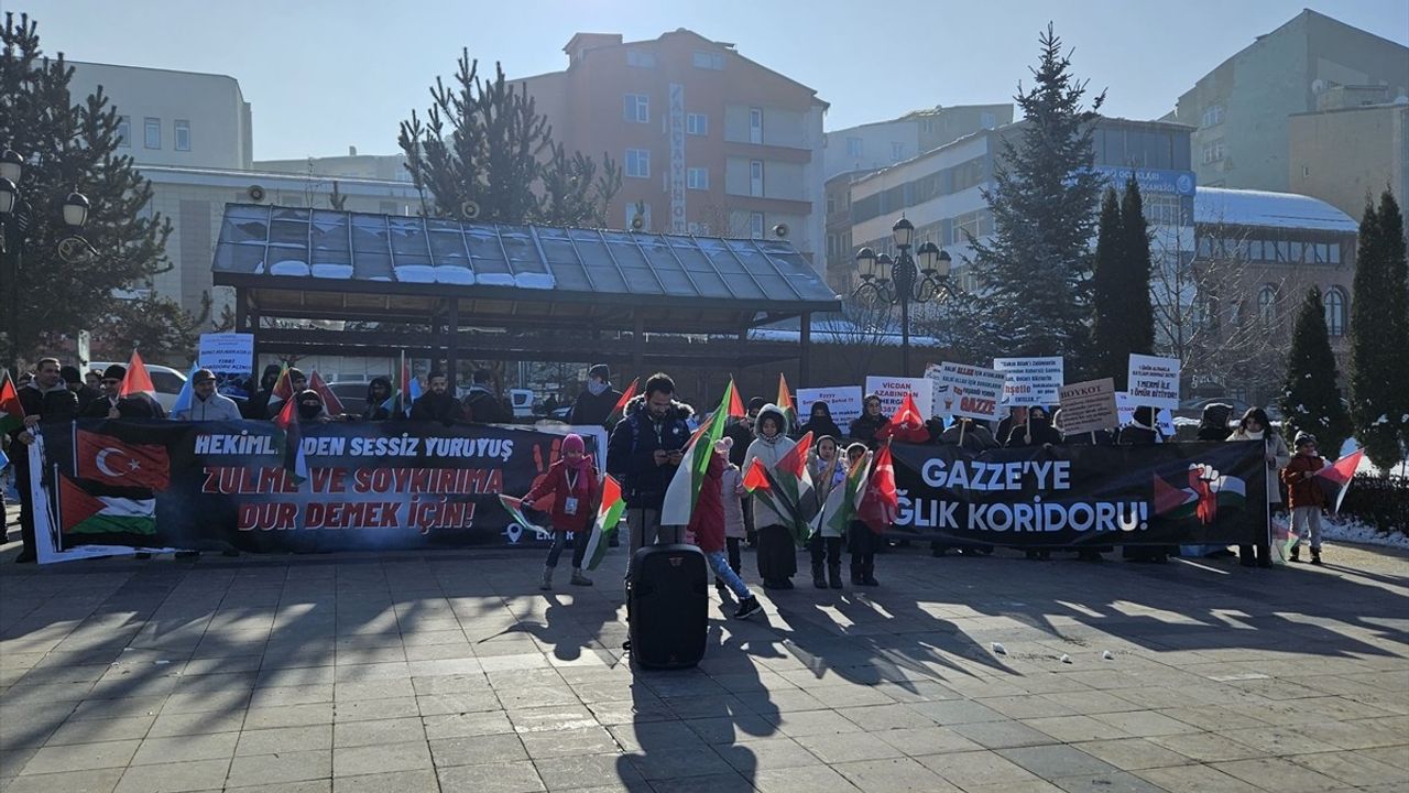 Erzurum'da Sağlık Çalışanlarından Gazze İçin Sessiz Yürüyüş