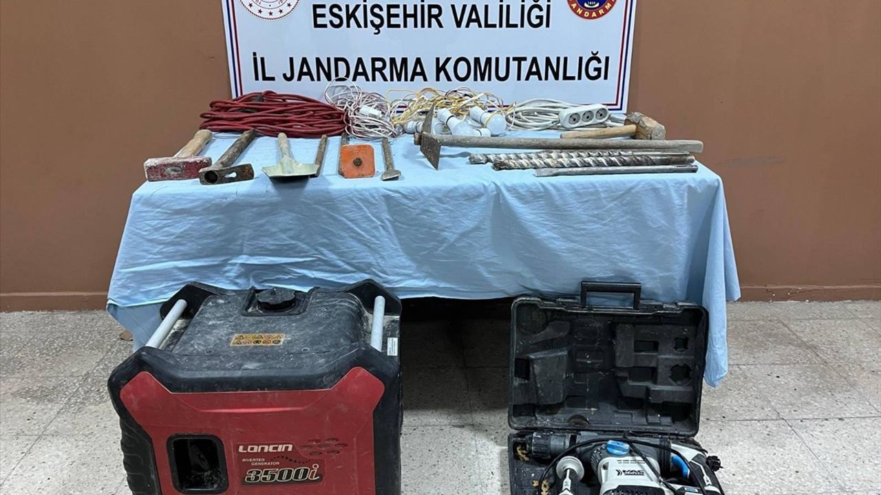 Eskişehir'de İzinsiz Kazı Yapan Şüpheli Yakalandı