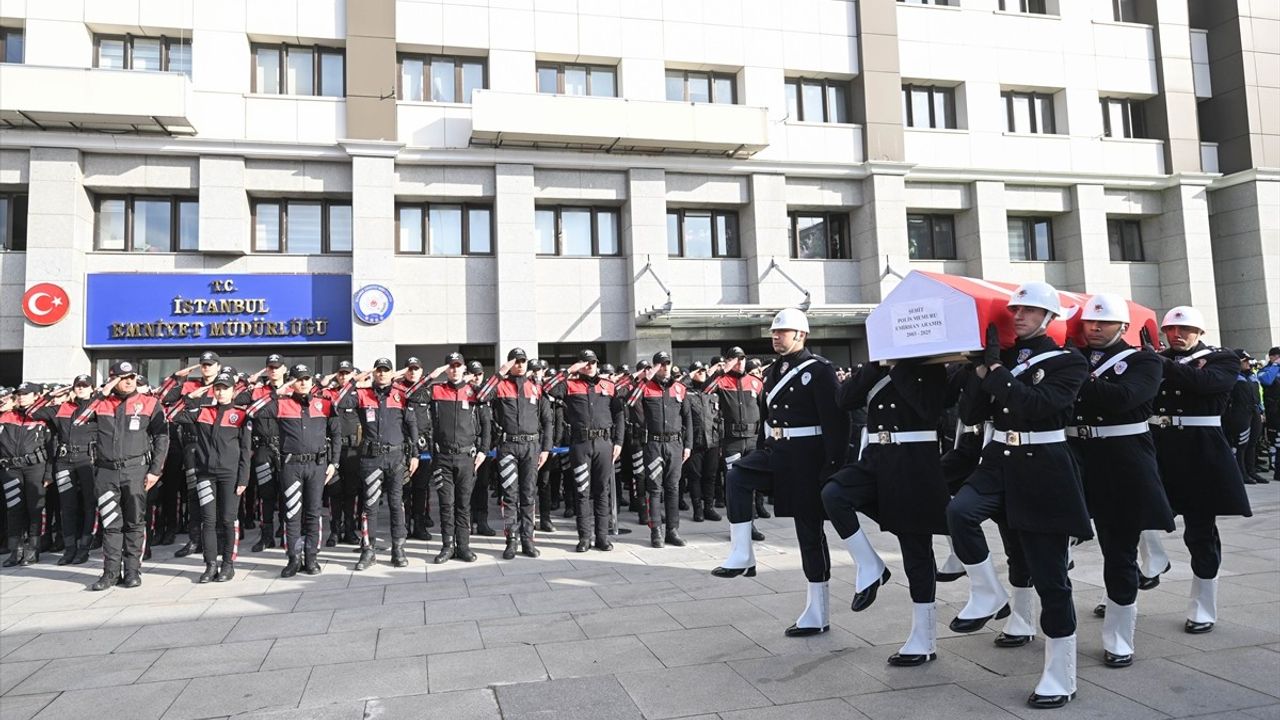 Eyüpsultan'da Şehit Olan Polis Memuru İçin Tören