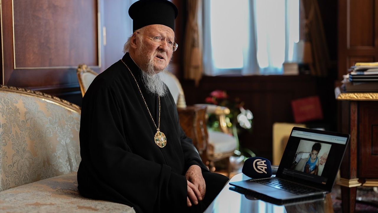 Fener Rum Patriği Bartholomeos, Anadolu Ajansı'nın 'Yılın Kareleri' Oylamasına Katıldı