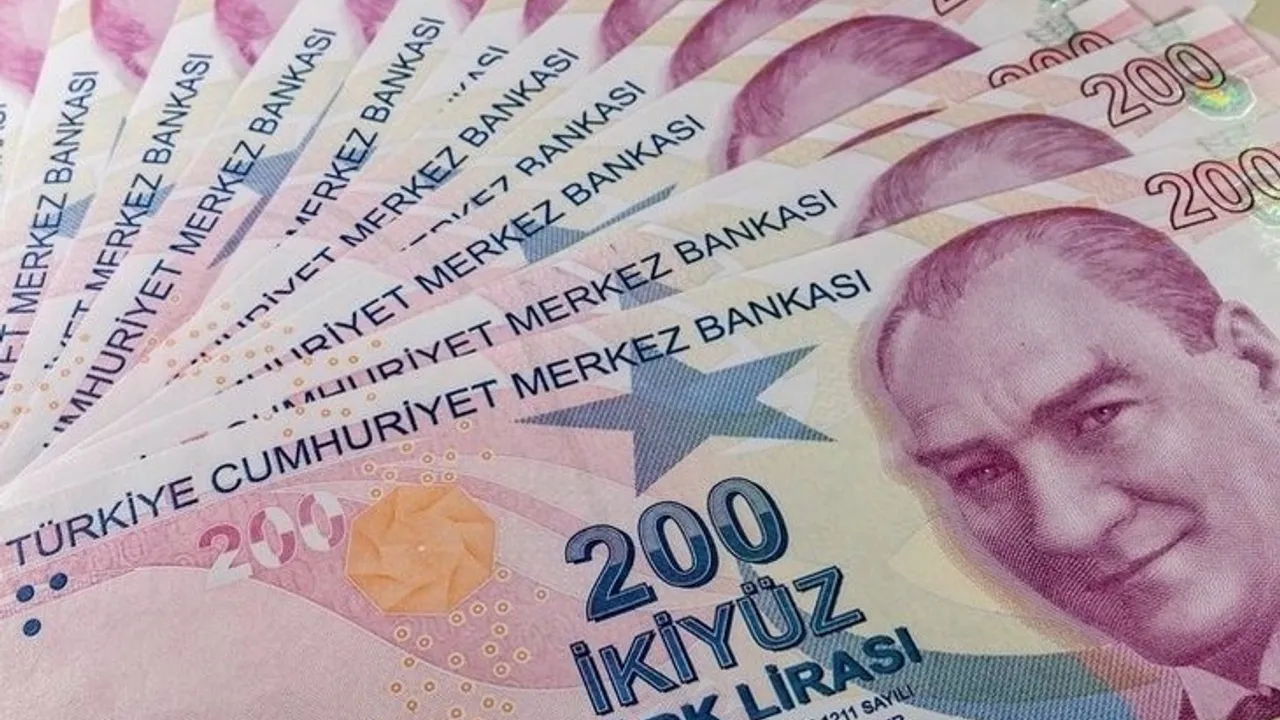 Gece yarısı dev zam uygulamaya alındı! Bankalara gideceklerin ağzı açık kalacak 