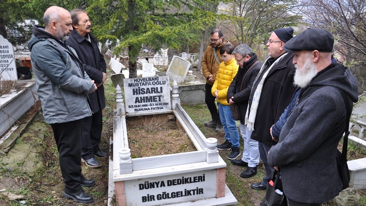 Hisarlı Ahmet Mezarı Başında Anıldı