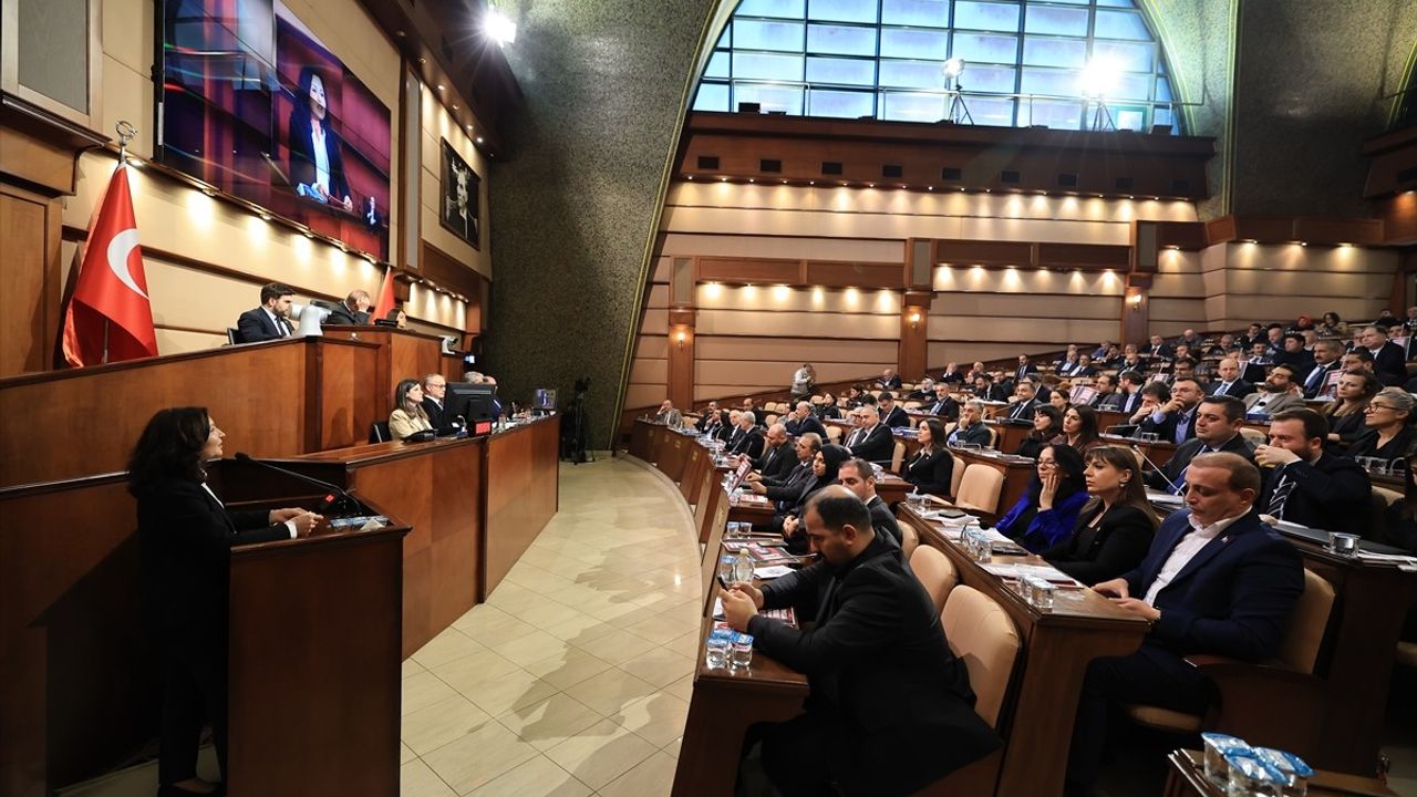 İBB Meclisinde İç Borçlanma Talepleri Onaylandı