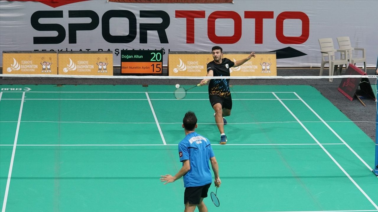 İşitme Engelliler ve Para Badminton Türkiye Şampiyonası Çorum'da Başladı