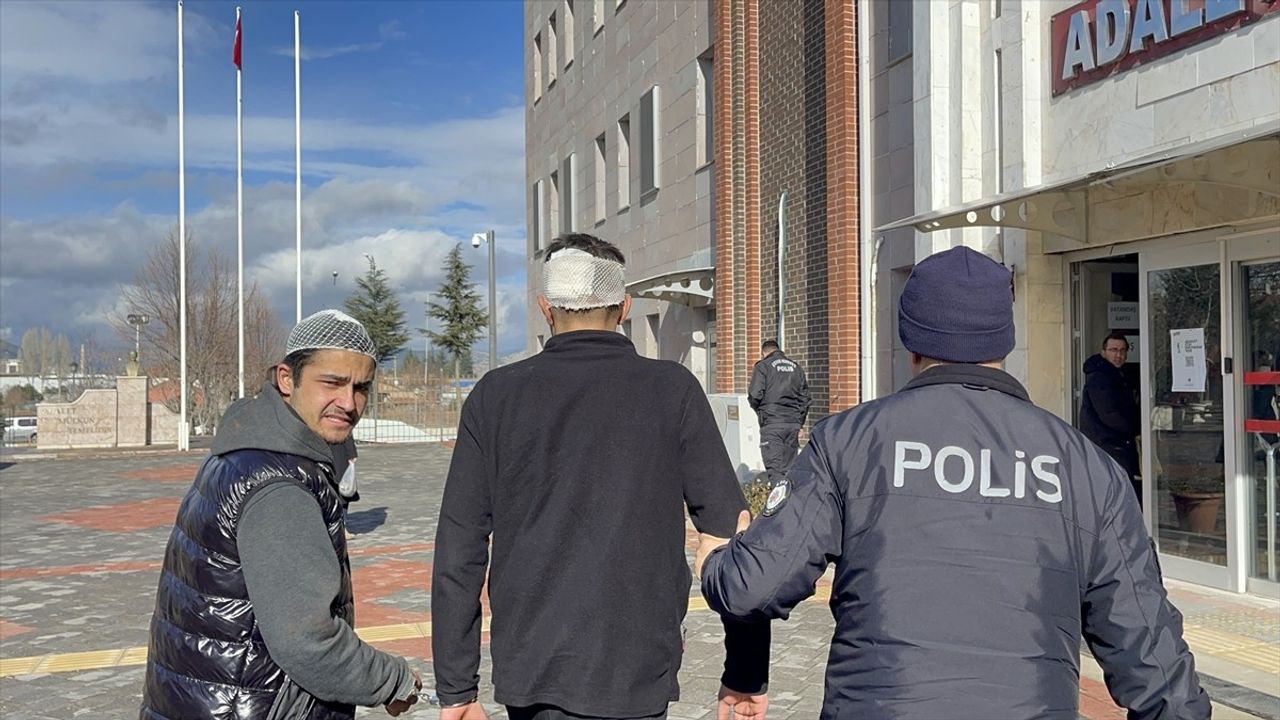 Isparta'da Bıçaklı Kavga: 4 Yaralı, 2 Zanlı Tutuklandı