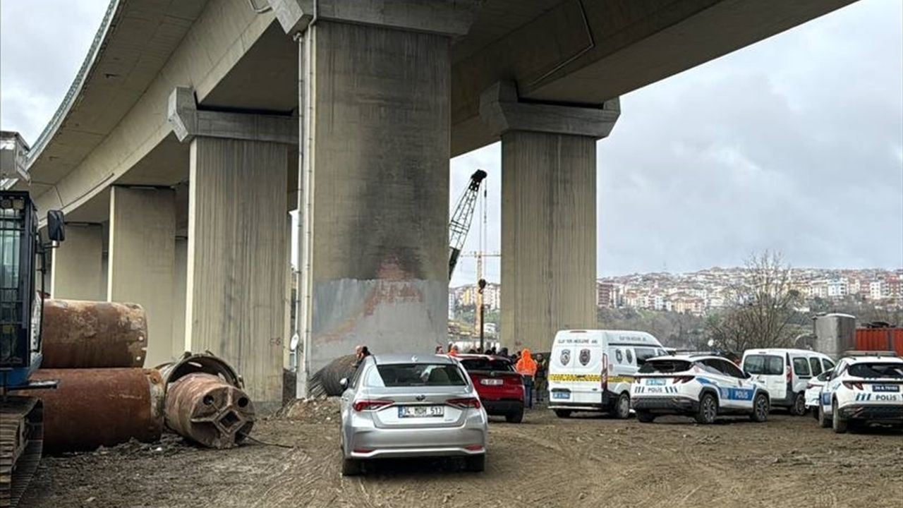 İstanbul'da İş Makinesi Kazası: Bir İşçi Hayatını Kaybetti