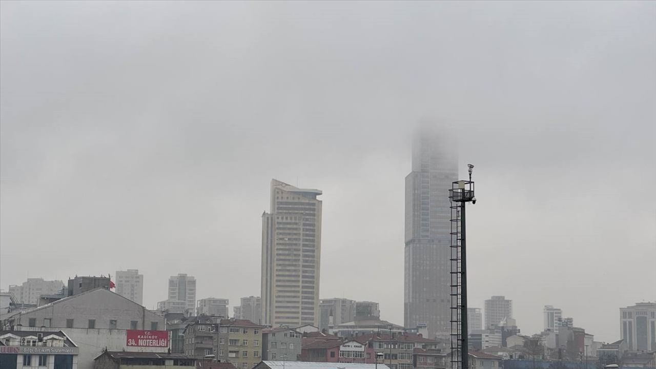 İstanbul'da Sağanak Yağış ve Düşük Trafik Yoğunluğu