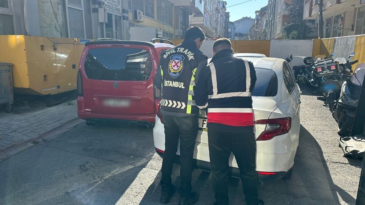 İstanbul'da Trafik İhlali Yapan İki Sürücüye Cezalar