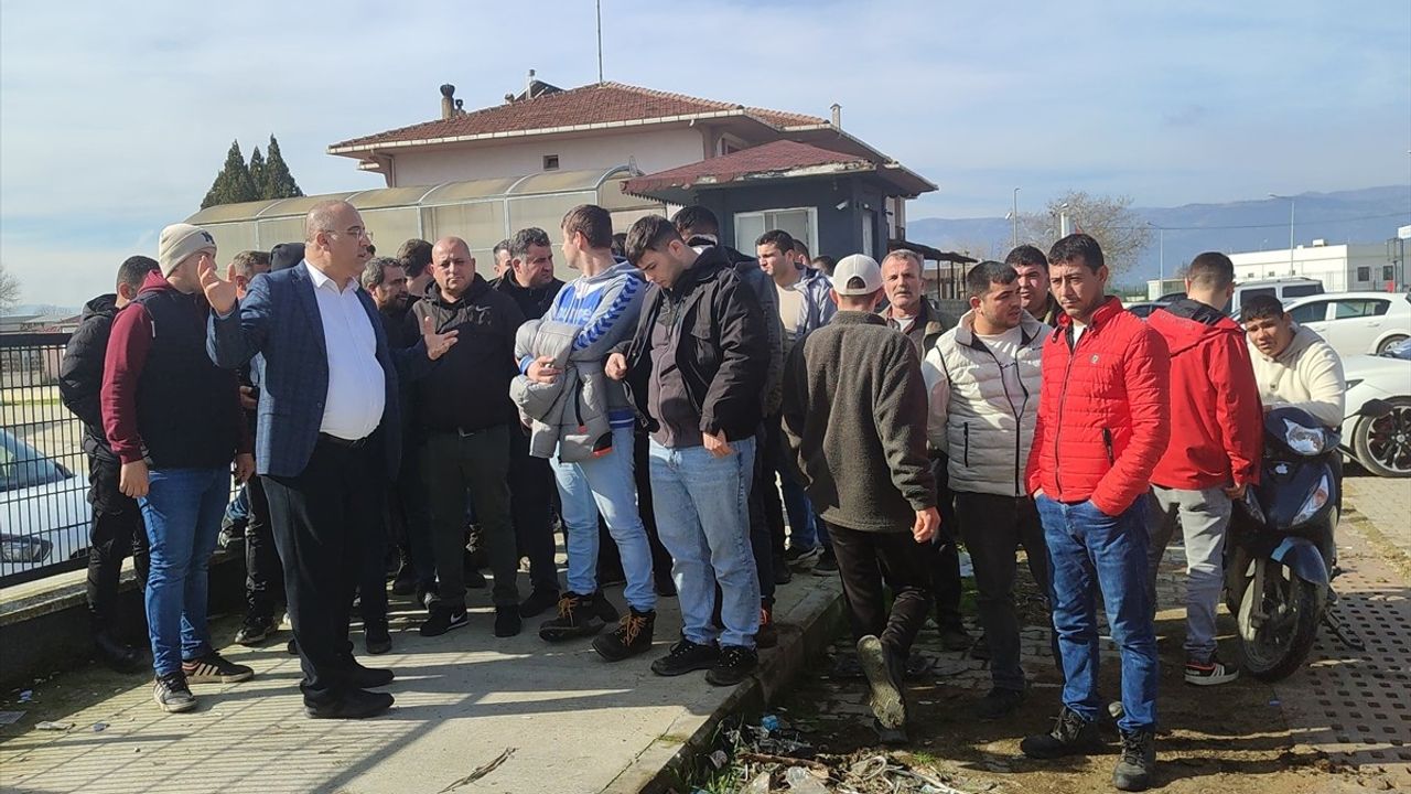 İzmir Büyükşehir Belediyesi İşçilerine Tekgıda-İş Sendikası Ziyareti