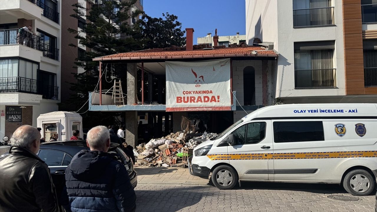 İzmir'de Çatıdan Düşen İşçi Hayatını Kaybetti