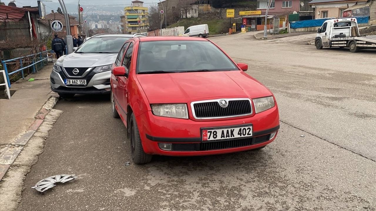 Karabük'te Otomobilin Çarptığı Çocuk Güvenlik Kamerasında