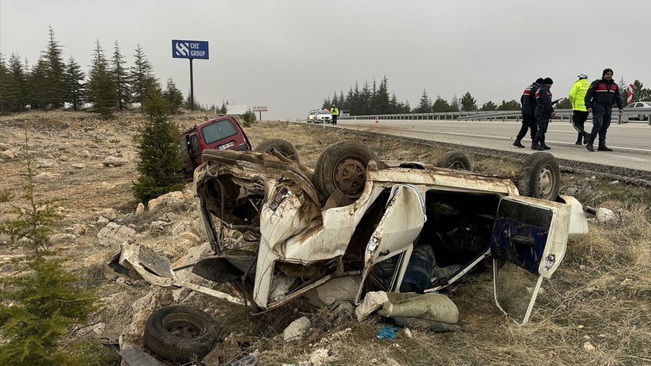 Karaman'da Trafik Kazası: 4 Yaralı