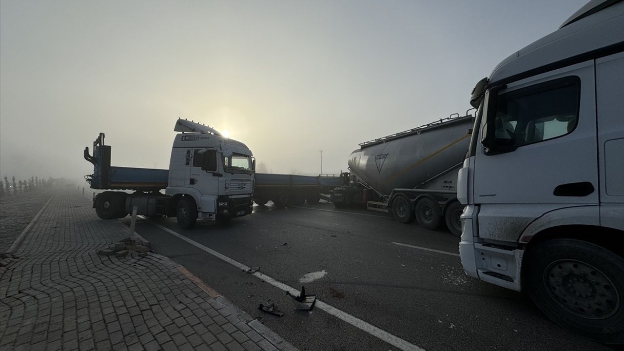 Karaman'da Zincirleme Trafik Kazası: 7 Yaralı