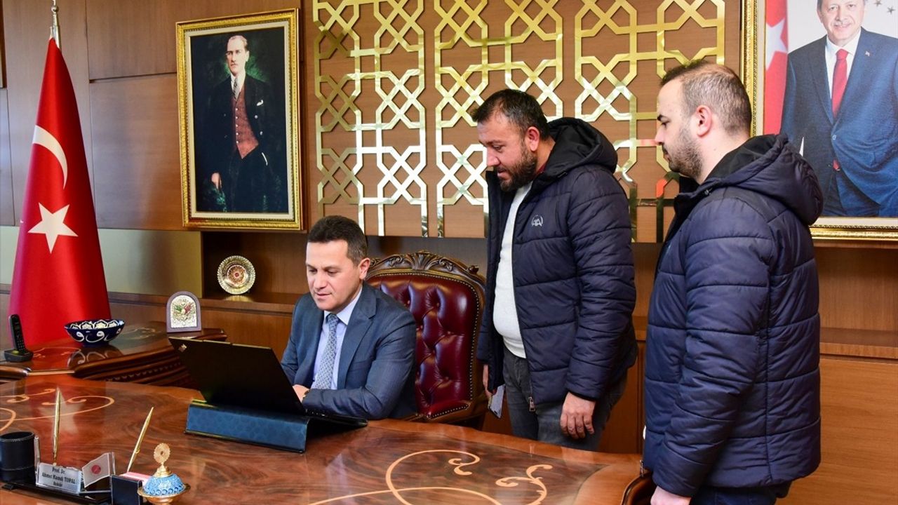 Kastamonu Üniversitesi Rektörü Prof. Dr. Ahmet Hamdi Topal, Yılın Kareleri Oylamasında