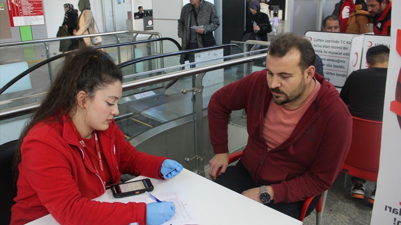 Kayseri'de Kan Bağışı Standı Büyük İlgi Gördü