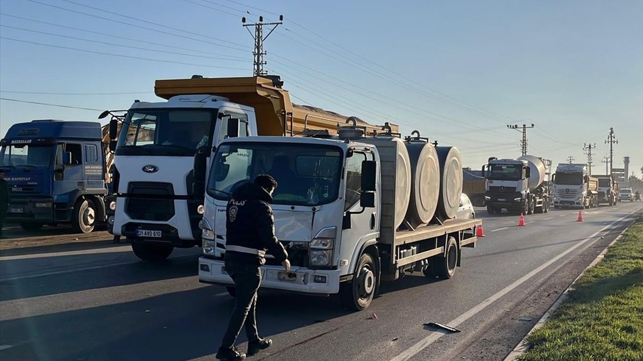 Kırıkhan'da Kamyon Çarpması: Bir Yaya Hayatını Kaybetti