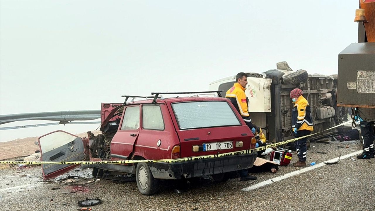 Kırşehir'de Zincirleme Trafik Kazası: 3 Ölü, 21 Yaralı