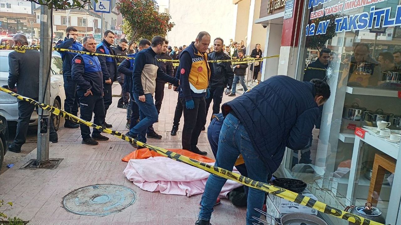 Kocaeli'de ATM'de Silahlı Saldırı: Bir Kişi Hayatını Kaybetti