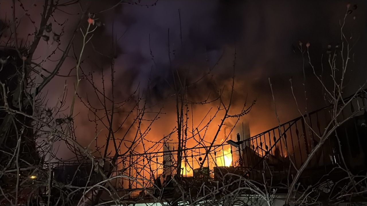 Kütahya'da Lüks Villada Yangın