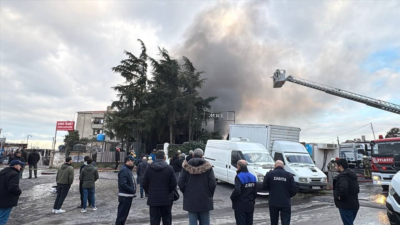 Maltepe'de Yangın Kontrol Altına Alındı