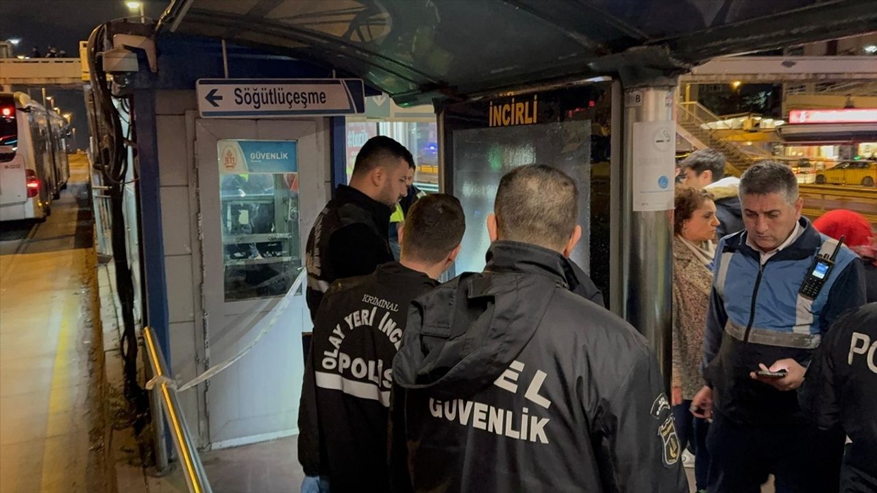 Metrobüste Silahla Havaya Ateş Açan Şüpheli Gözaltına Alındı