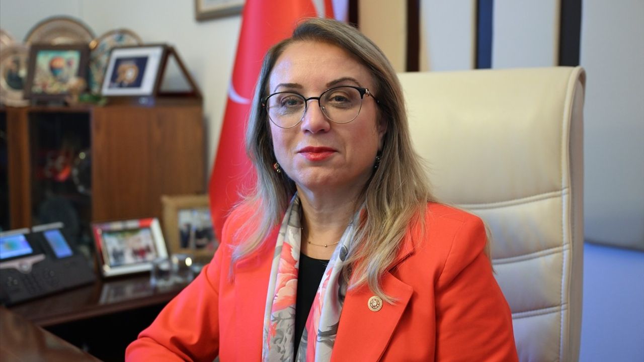 MHP'li Filiz Kılıç, Anadolu Ajansı'nın Yılın Kareleri Oylamasına Destek Verdi