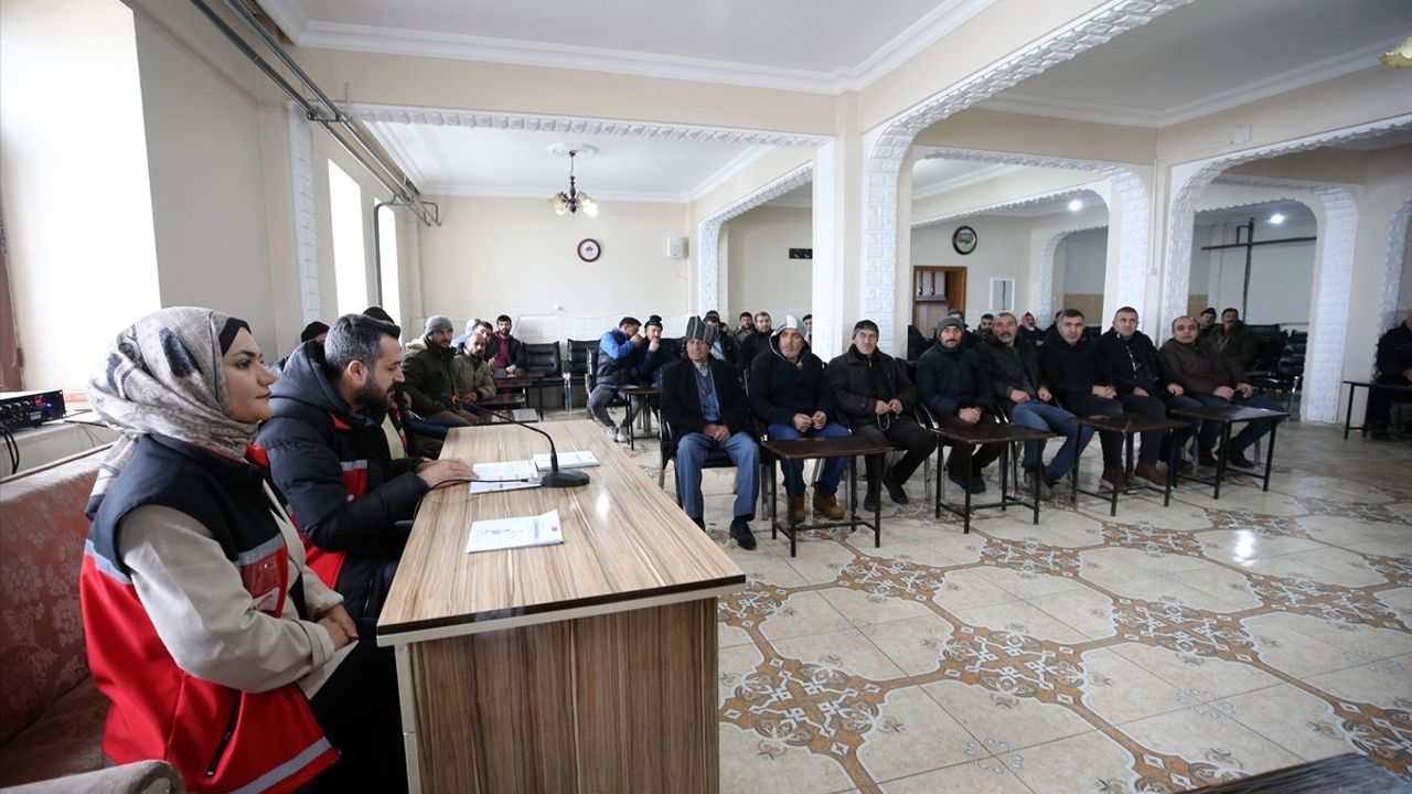 Muş'ta Erken Yaşta Evliliklere Karşı Bilinçlendirme Faaliyetleri