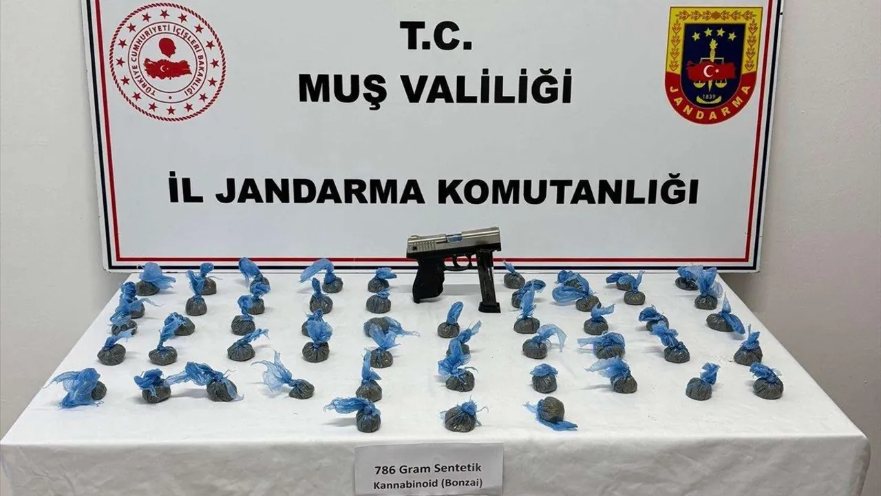 Muş'ta Uyuşturucu Ticareti Şüphesi Üzerine Gözaltı