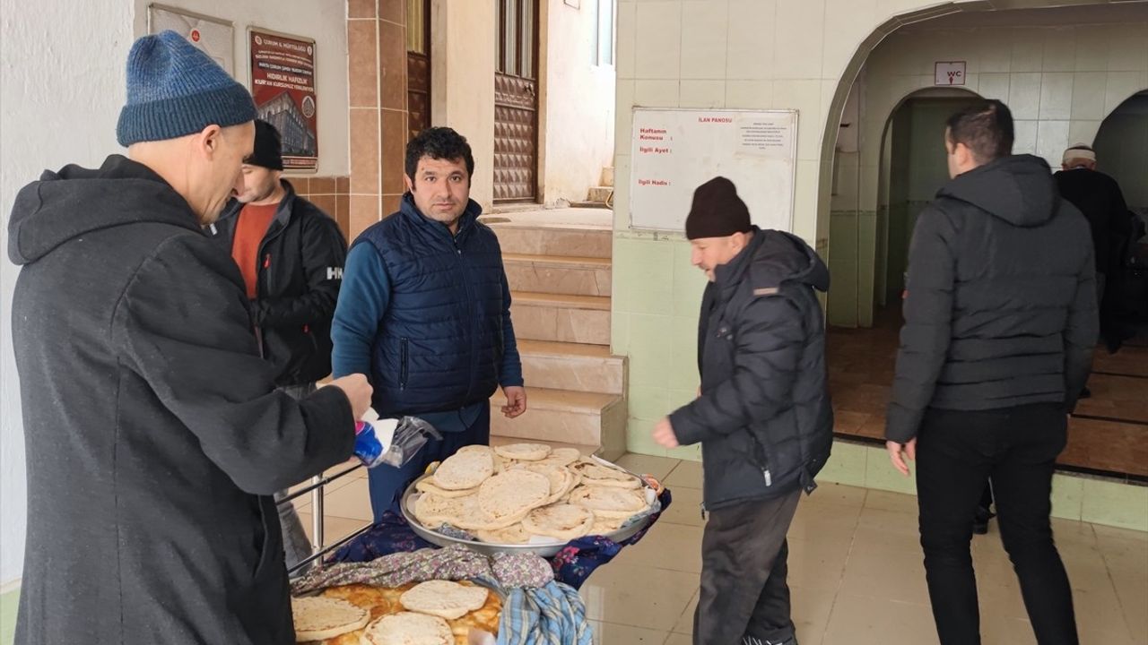 Oğuzlar'da Yaşatılan 300 Yıllık İlk Namaz Çöreği Geleneği