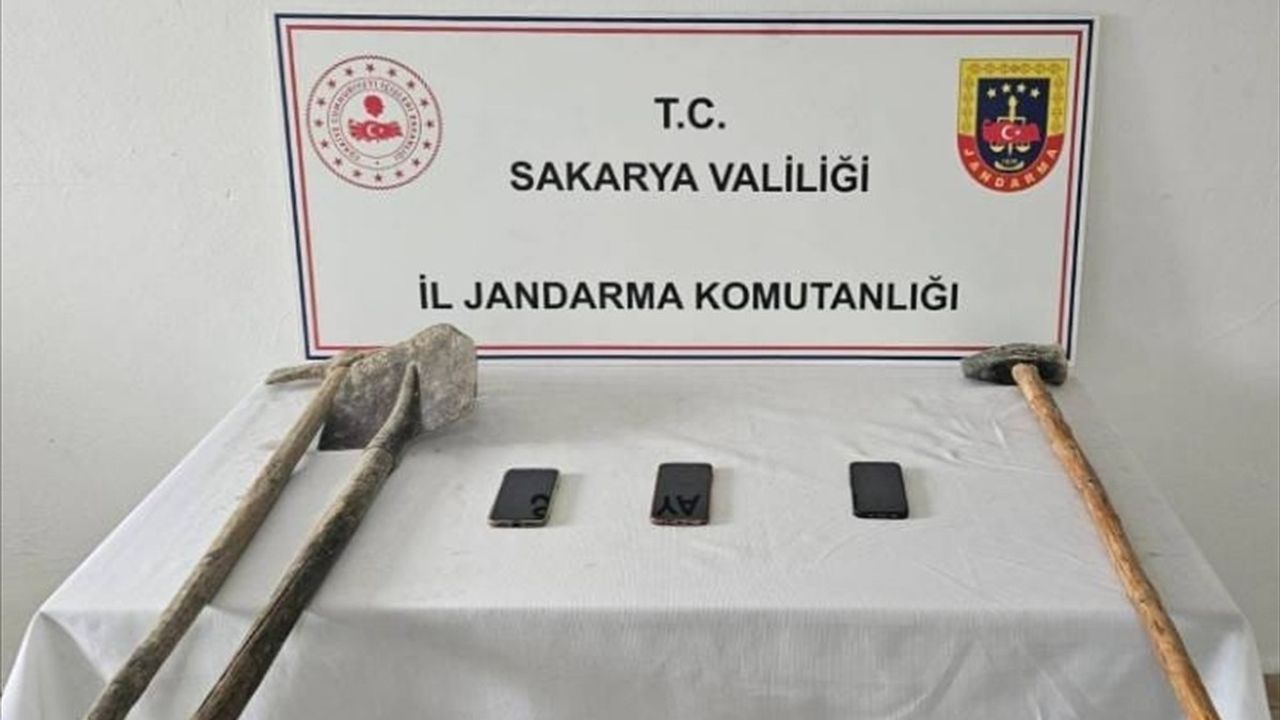 Sakarya'da Kaçak Kazı Operasyonu: 11 Şüpheli Yakalandı