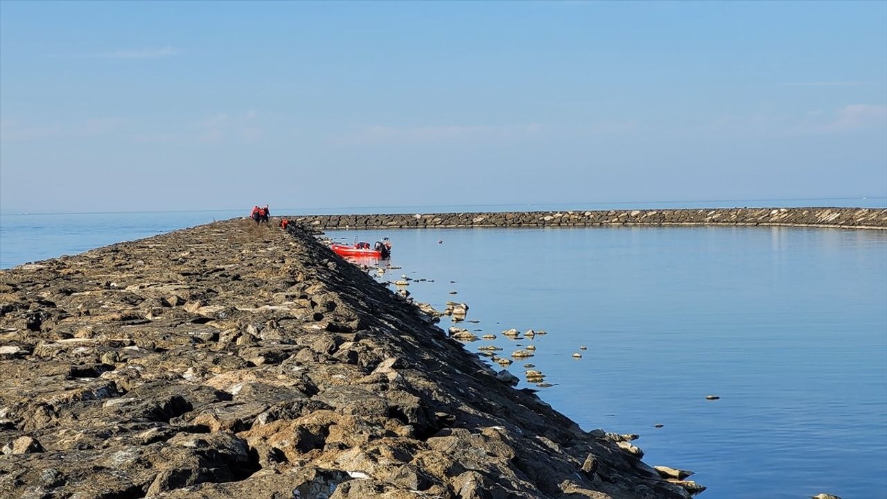 Samsun'da Kayıp Balıkçı için Arama Çalışmaları Devam Ediyor